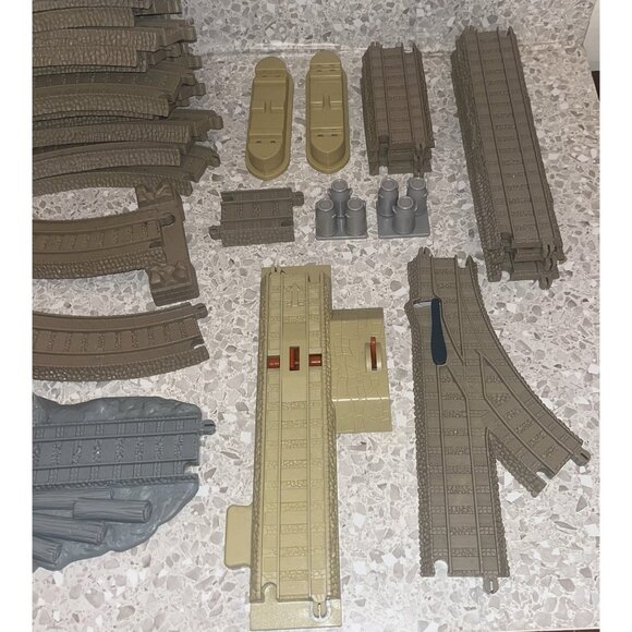 Thomas and Friends Beige Tan Track 2006 & 2009 HiT Mattel Gullane 35 + Pcs - Picture 3 of 11